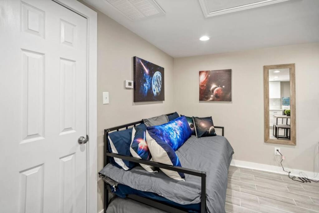 Cosmic Studio At North Downtown Villa Houston Esterno foto